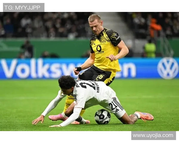 梅开二度！法兰克福球员在德甲比赛中表现抢眼